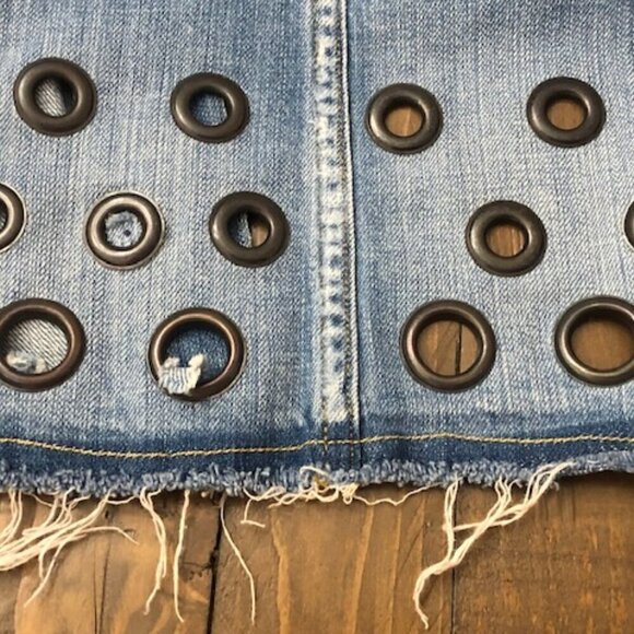 Levi's “Relove” Repurposed Denim Boyfriend Trucker Jacket Women's XS/S - Picture 6 of 8